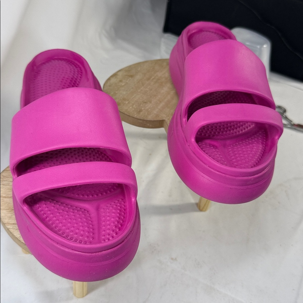 RAG AND BONE NEW YORK CUTE WATERPROOF  PINK SLIDES SIZE EU 38 or Sz U.S 7.5 o 8